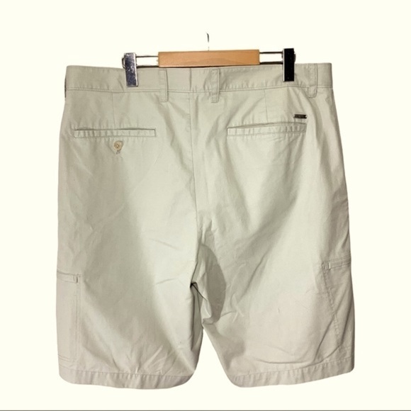 𝅺greg Norman For Tasso 5 Iron Performance Cream Shorts Size 36 Cargo Bermuda 36 - Picture 3 of 10
